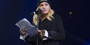 Celebs caught without make-up