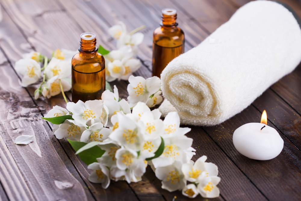 Jasmine flower: benefits both your hair and skin