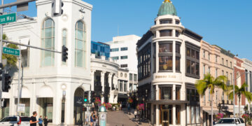 Luxury Shopping and Celebrity Sightings: A Visit to Iconic Rodeo Drive in Los Angeles