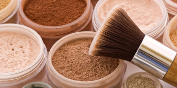 The Rise of Mineral Makeup a Comprehensive Guide to Its Benefits and Drawbacks